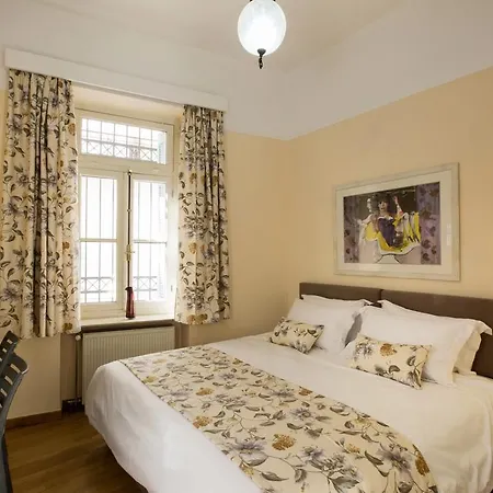 Apartment Acropolis Neoclassical Mansion By Yha *